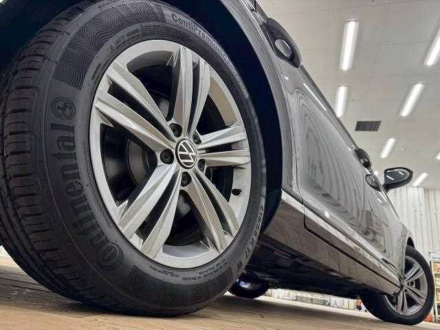 2023 Volkswagen Passat Variant - Image 3