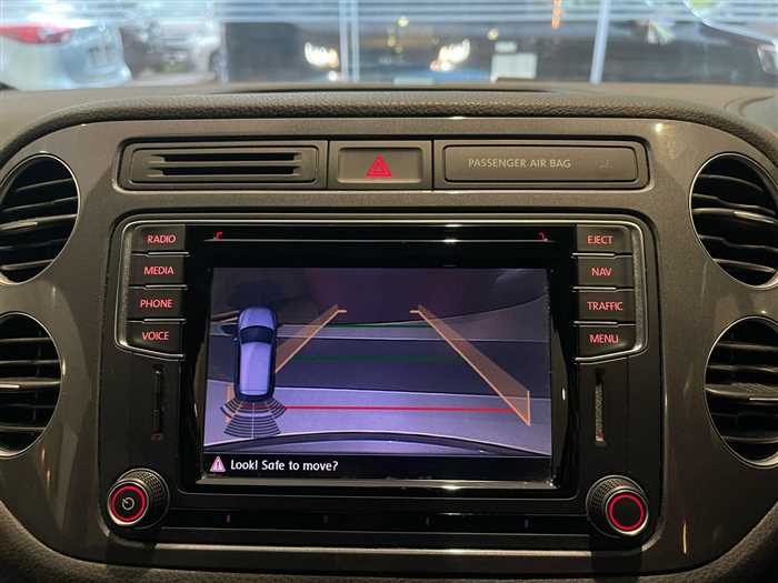 2016 Volkswagen Tiguan - Image 3