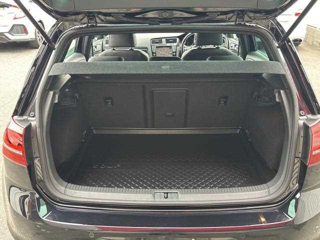 2016 Volkswagen Golf GTI - Image 2