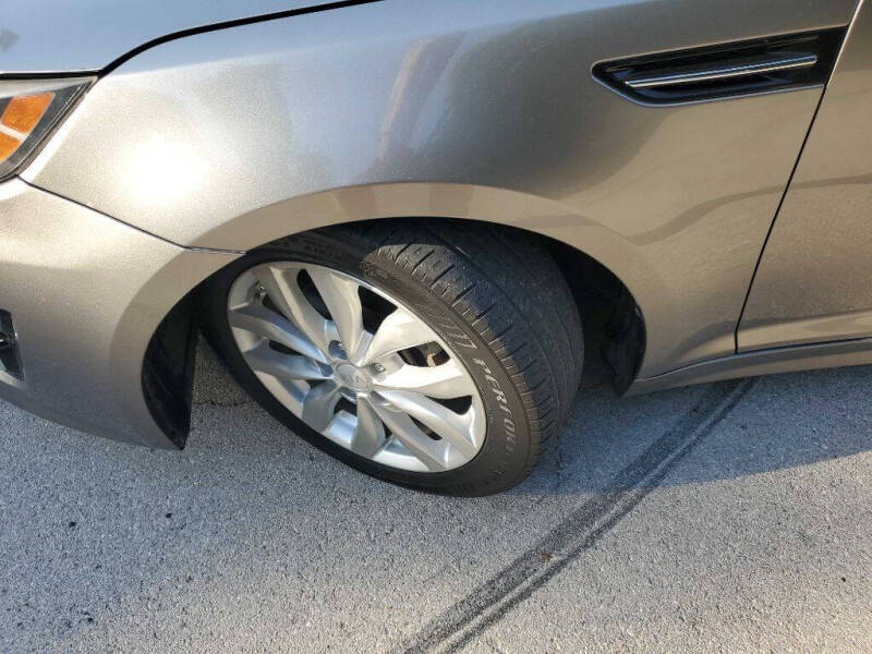 2015 Kia Optima EX - Image 12