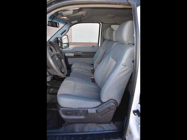 2016 Ford F-250 Super Duty XLT - Image 13