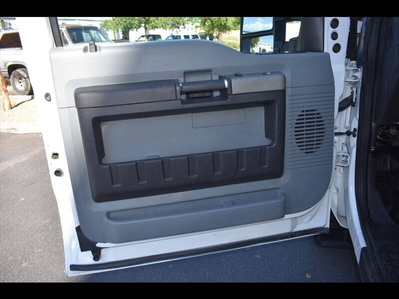 2016 Ford F-250 Super Duty XLT - Image 14