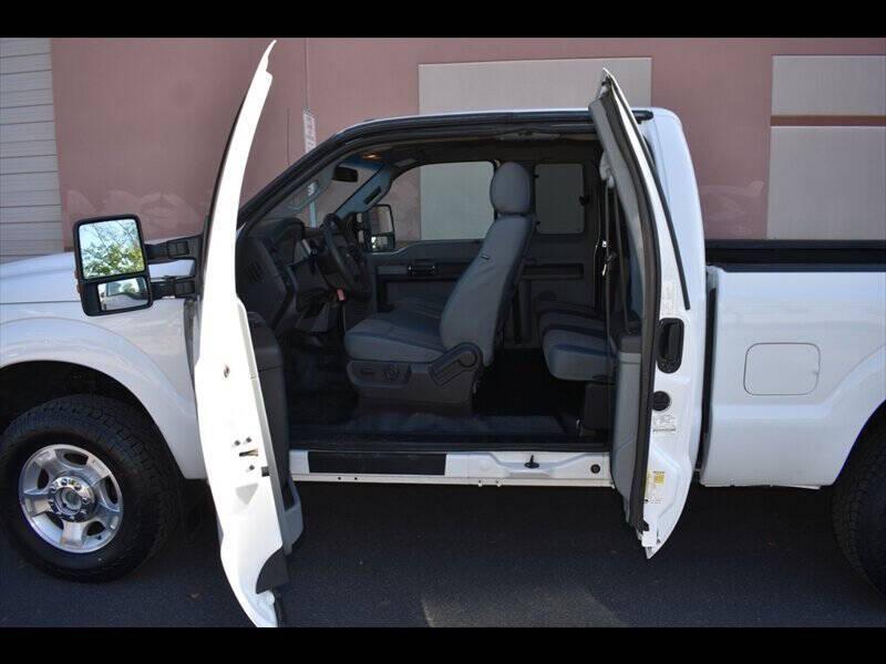 2016 Ford F-250 Super Duty XLT - Image 19