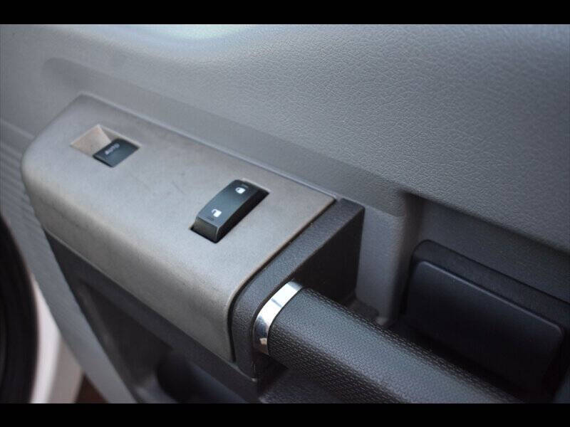 2016 Ford F-250 Super Duty XLT - Image 25