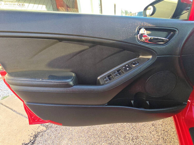 2016 Kia Forte LX - Image 11