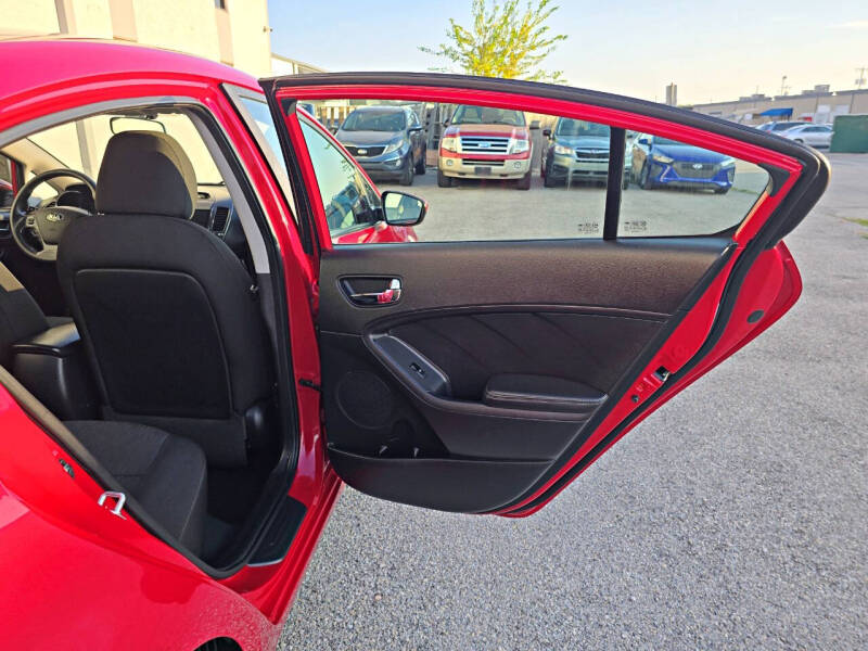 2016 Kia Forte LX - Image 14