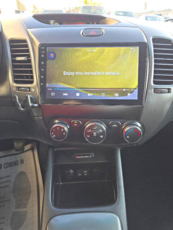 2016 Kia Forte LX - Image 22
