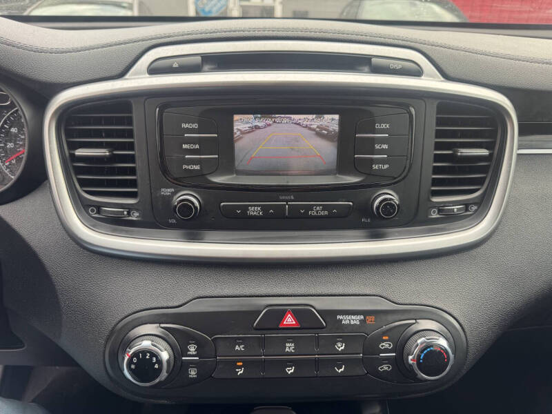 2016 Kia Sorento LX V6 - Image 17