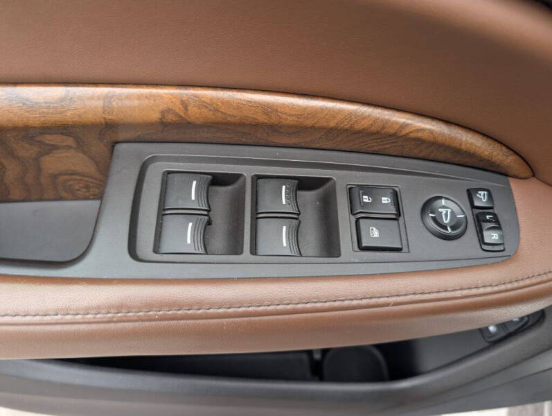 2017 Acura MDX SH-AWD - Image 41