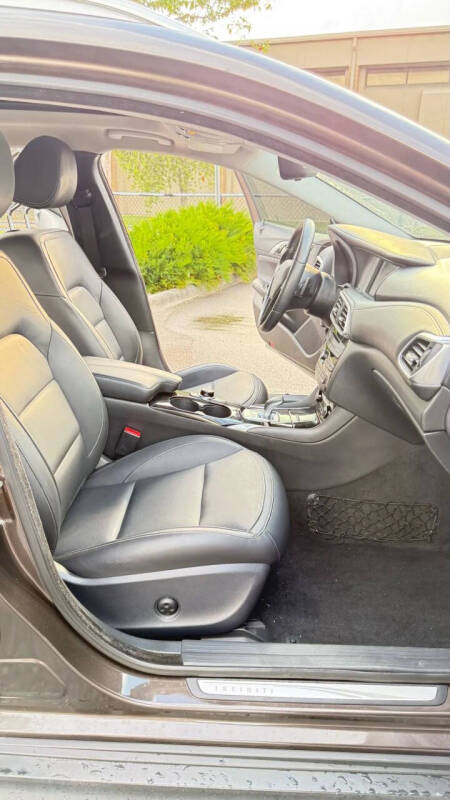 2017 Infiniti QX30 Premium - Image 13