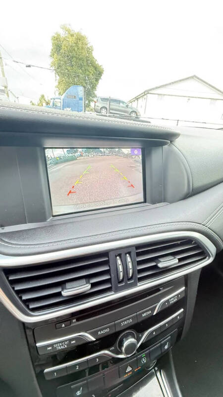 2017 Infiniti QX30 Premium - Image 19