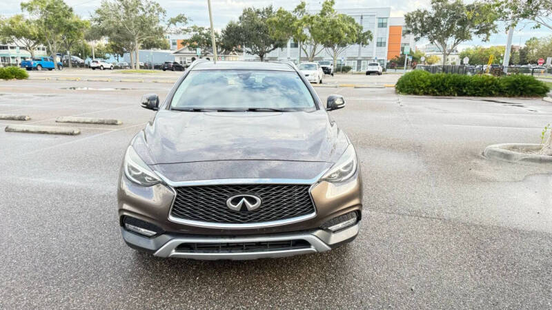 2017 Infiniti QX30 Premium - Image 3