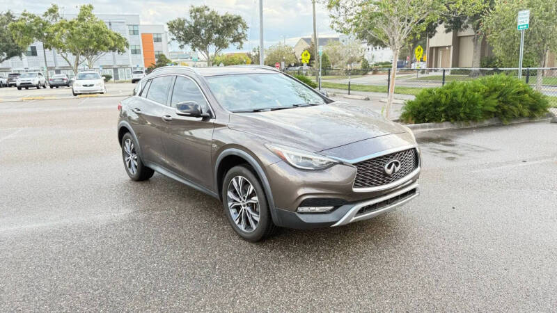 2017 Infiniti QX30 Premium