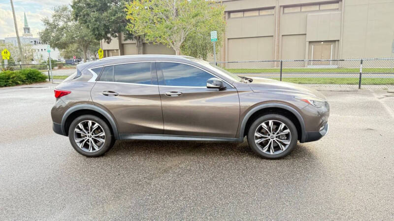 2017 Infiniti QX30 Premium - Image 5