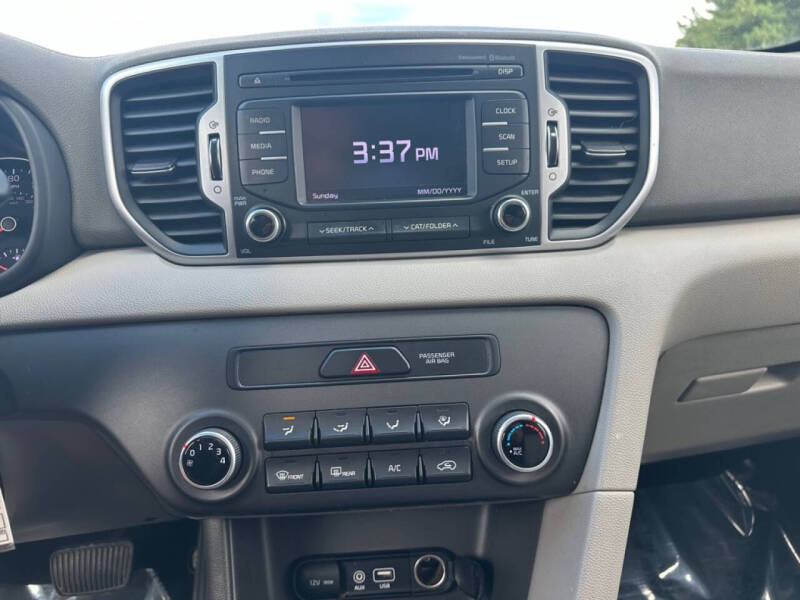 2017 Kia Sportage LX - Image 29