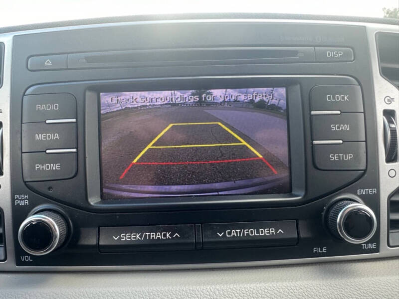 2017 Kia Sportage LX - Image 30