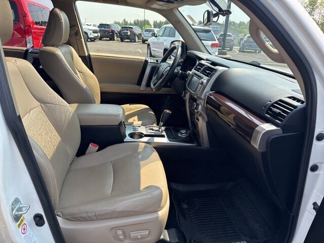 2017 Toyota 4Runner Limited AWD Limited 4dr - Image 19