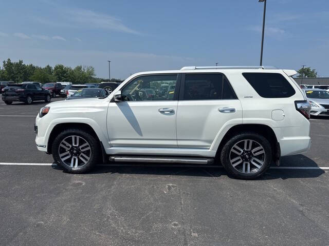 2017 Toyota 4Runner Limited AWD Limited 4dr - Image 4