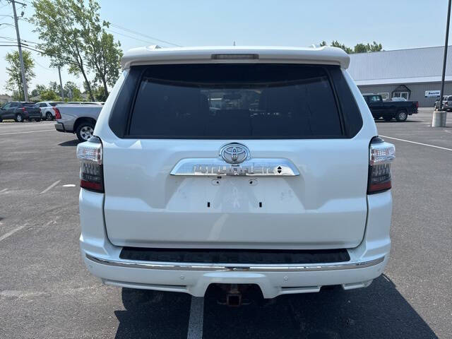 2017 Toyota 4Runner Limited AWD Limited 4dr - Image 6