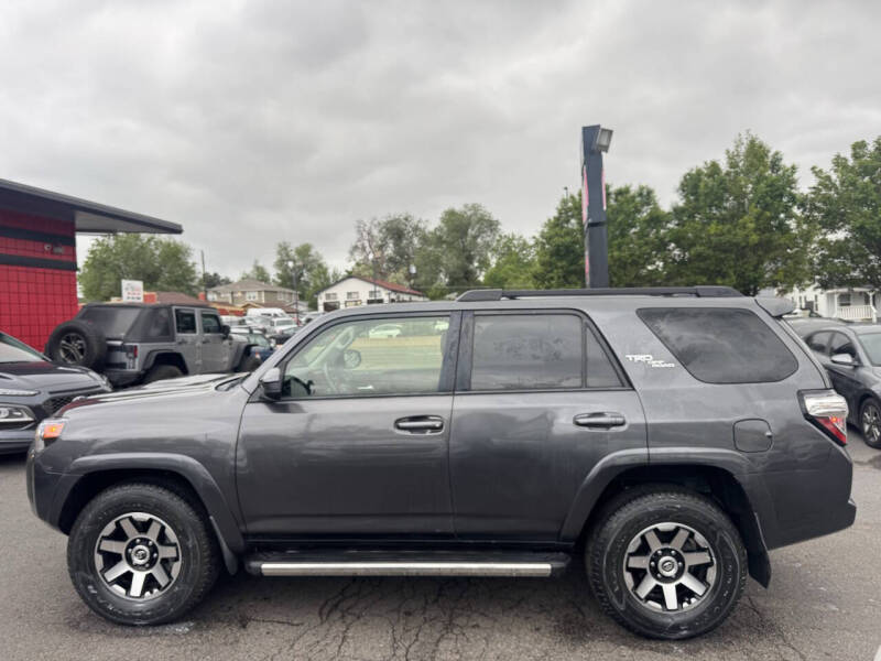 2017 Toyota 4Runner TRD Off-Road 4x4 TRD Off-Road 4dr SUV - Image 4
