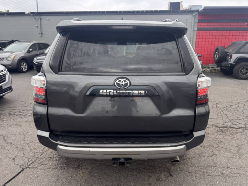 2017 Toyota 4Runner TRD Off-Road 4x4 TRD Off-Road 4dr SUV - Image 6