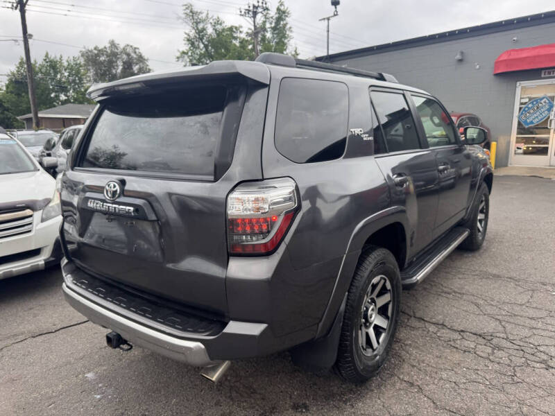 2017 Toyota 4Runner TRD Off-Road 4x4 TRD Off-Road 4dr SUV - Image 7