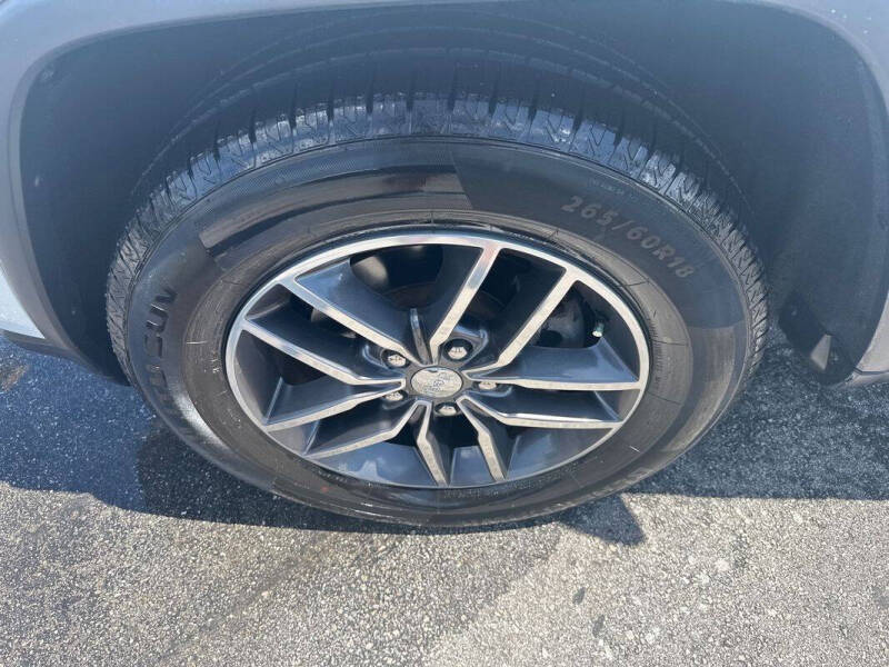 2018 Jeep Grand Cherokee Limited - Image 2