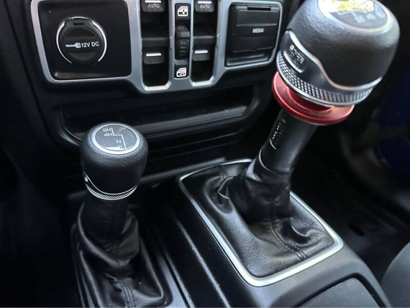 2018 Jeep Wrangler Unlimited Sport S 4x4 - Image 12