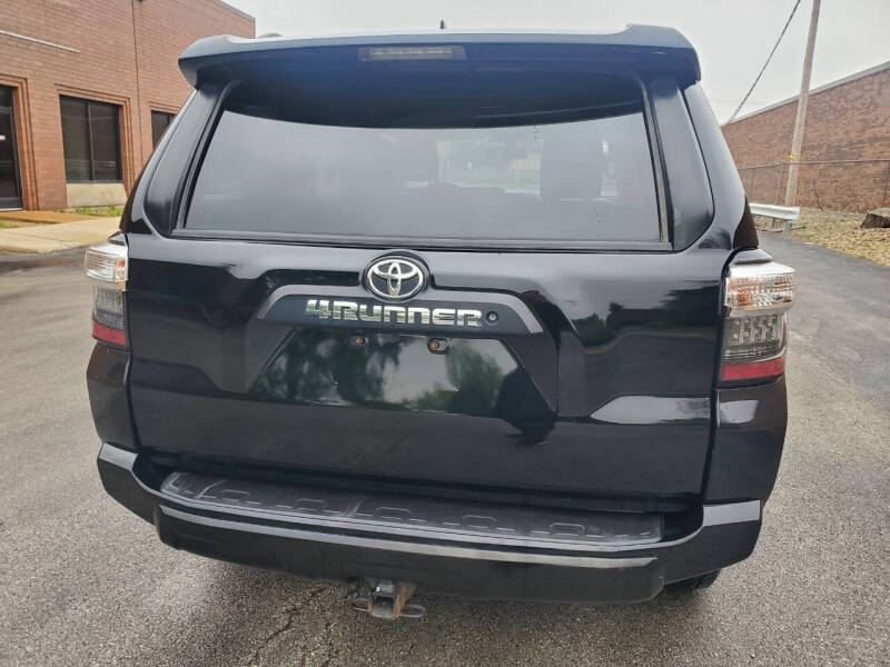2018 Toyota 4Runner TRD Pro 4x4 TRD Pro 4dr - Image 16