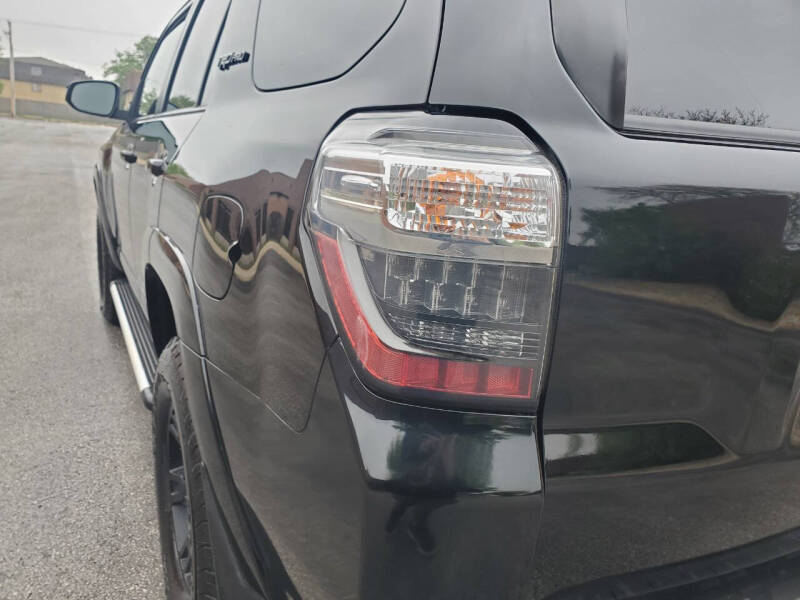 2018 Toyota 4Runner TRD Pro 4x4 TRD Pro 4dr - Image 23