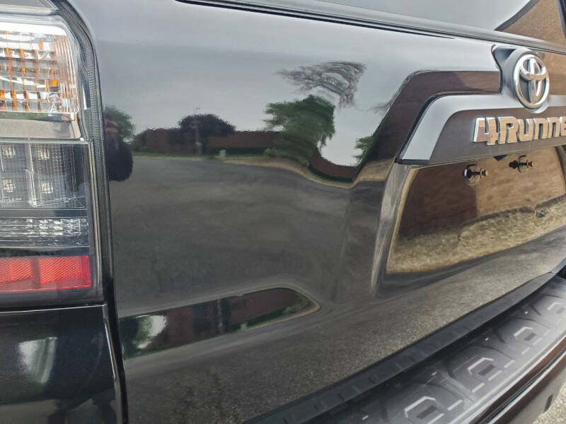 2018 Toyota 4Runner TRD Pro 4x4 TRD Pro 4dr - Image 24