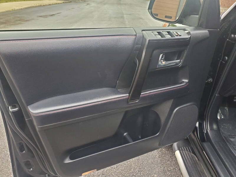 2018 Toyota 4Runner TRD Pro 4x4 TRD Pro 4dr - Image 29