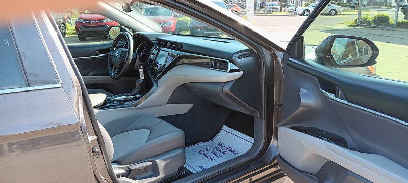 2018 Toyota Camry L - Image 11
