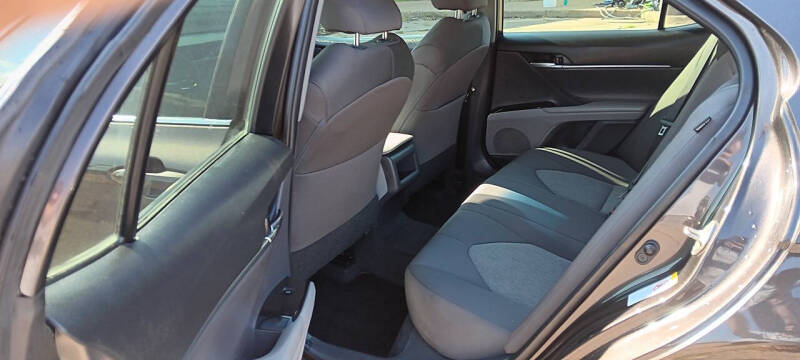 2018 Toyota Camry L - Image 9