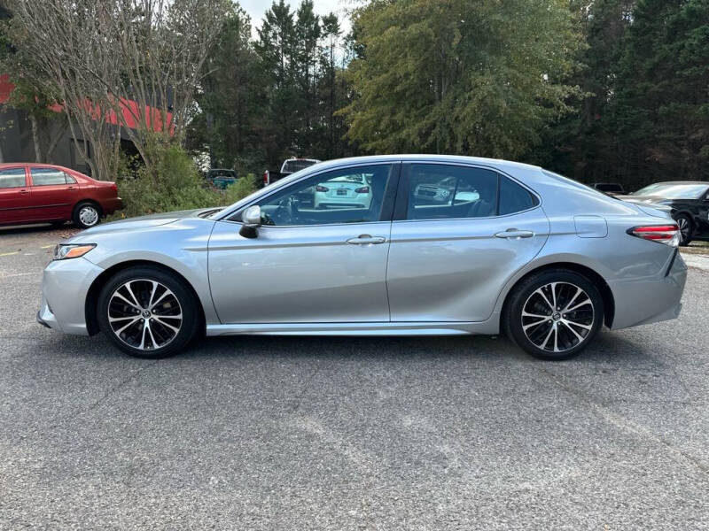 2018 Toyota Camry SE SE 4dr - Image 11