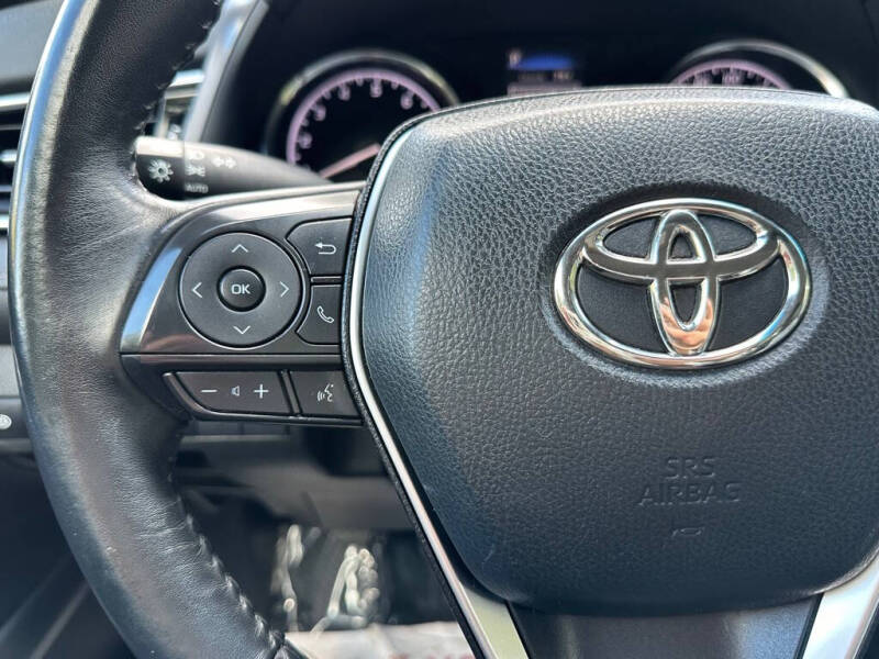 2018 Toyota Camry SE SE 4dr - Image 15