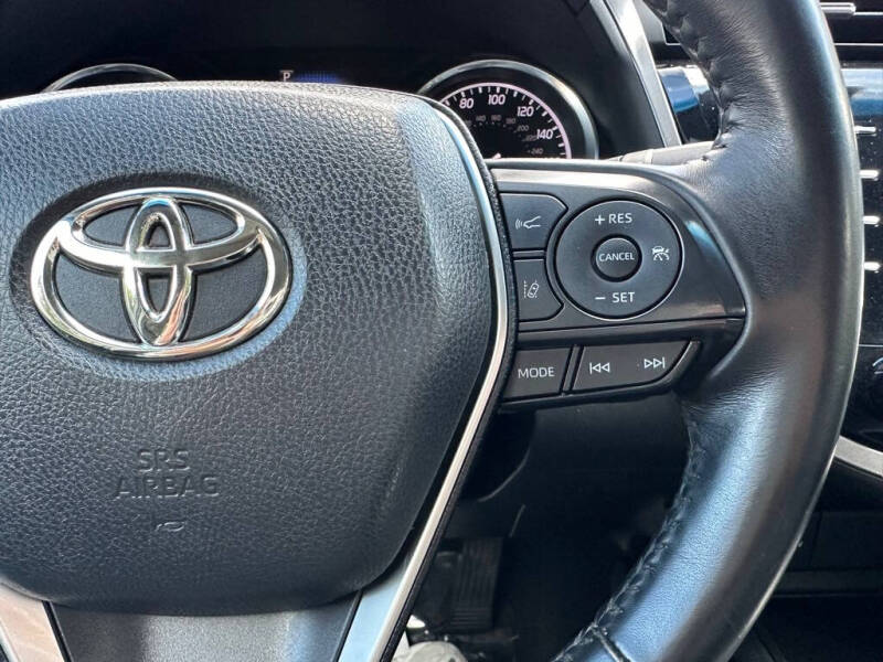2018 Toyota Camry SE SE 4dr - Image 16