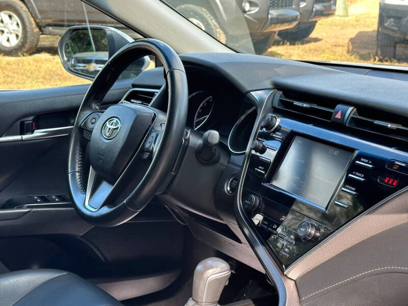 2018 Toyota Camry SE SE 4dr - Image 17