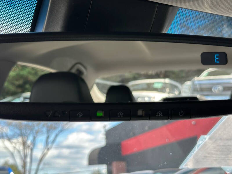 2018 Toyota Camry SE SE 4dr - Image 26