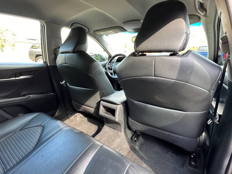 2018 Toyota Camry SE SE 4dr - Image 29