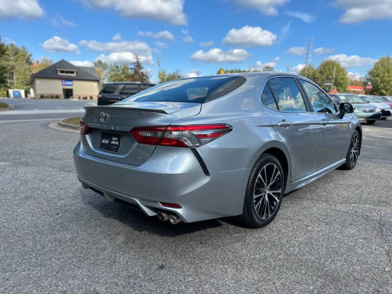 2018 Toyota Camry SE SE 4dr - Image 4