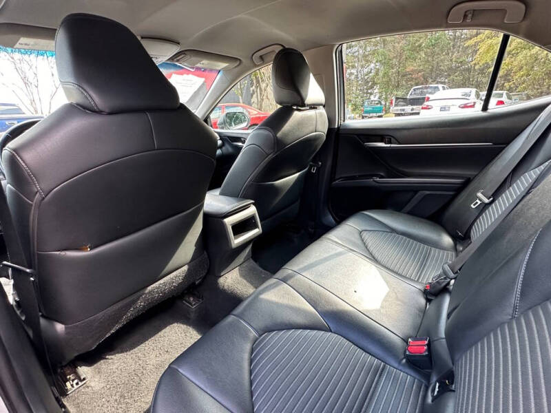 2018 Toyota Camry SE SE 4dr - Image 32