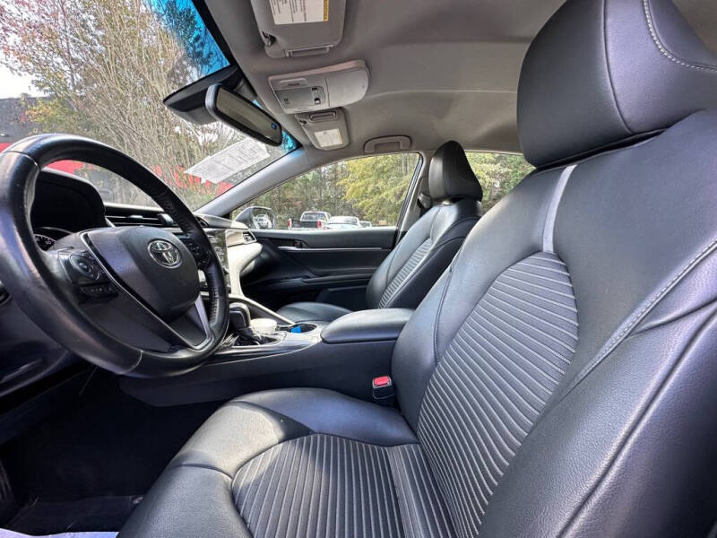 2018 Toyota Camry SE SE 4dr - Image 34