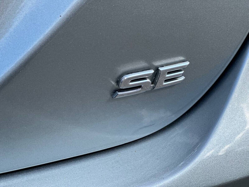 2018 Toyota Camry SE SE 4dr - Image 35