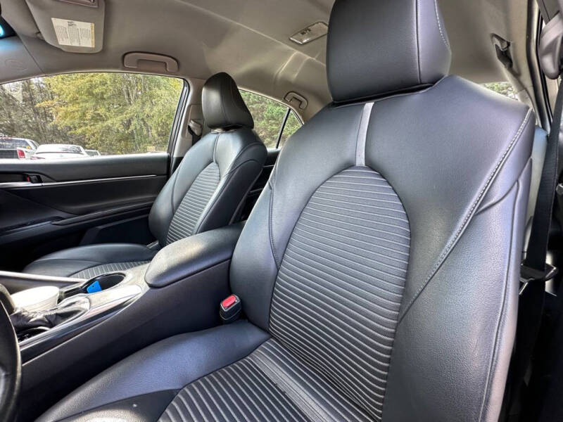 2018 Toyota Camry SE SE 4dr - Image 36