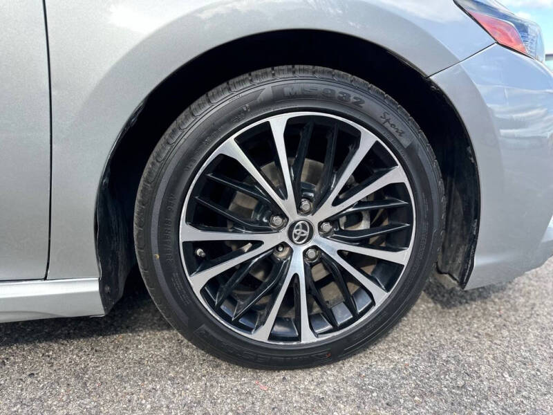 2018 Toyota Camry SE SE 4dr - Image 37