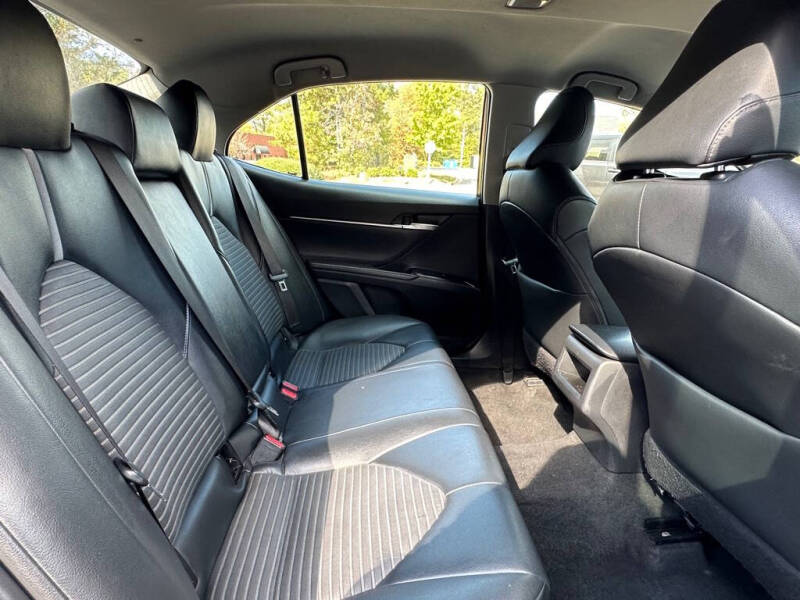 2018 Toyota Camry SE SE 4dr - Image 38