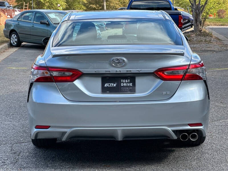 2018 Toyota Camry SE SE 4dr - Image 5
