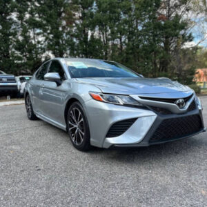 2018 Toyota Camry SE SE 4dr