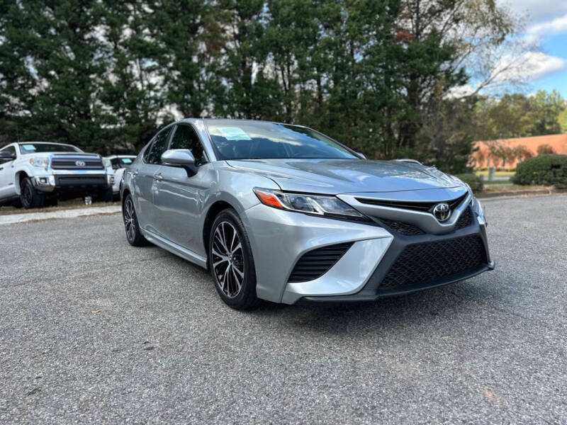 2018 Toyota Camry SE SE 4dr